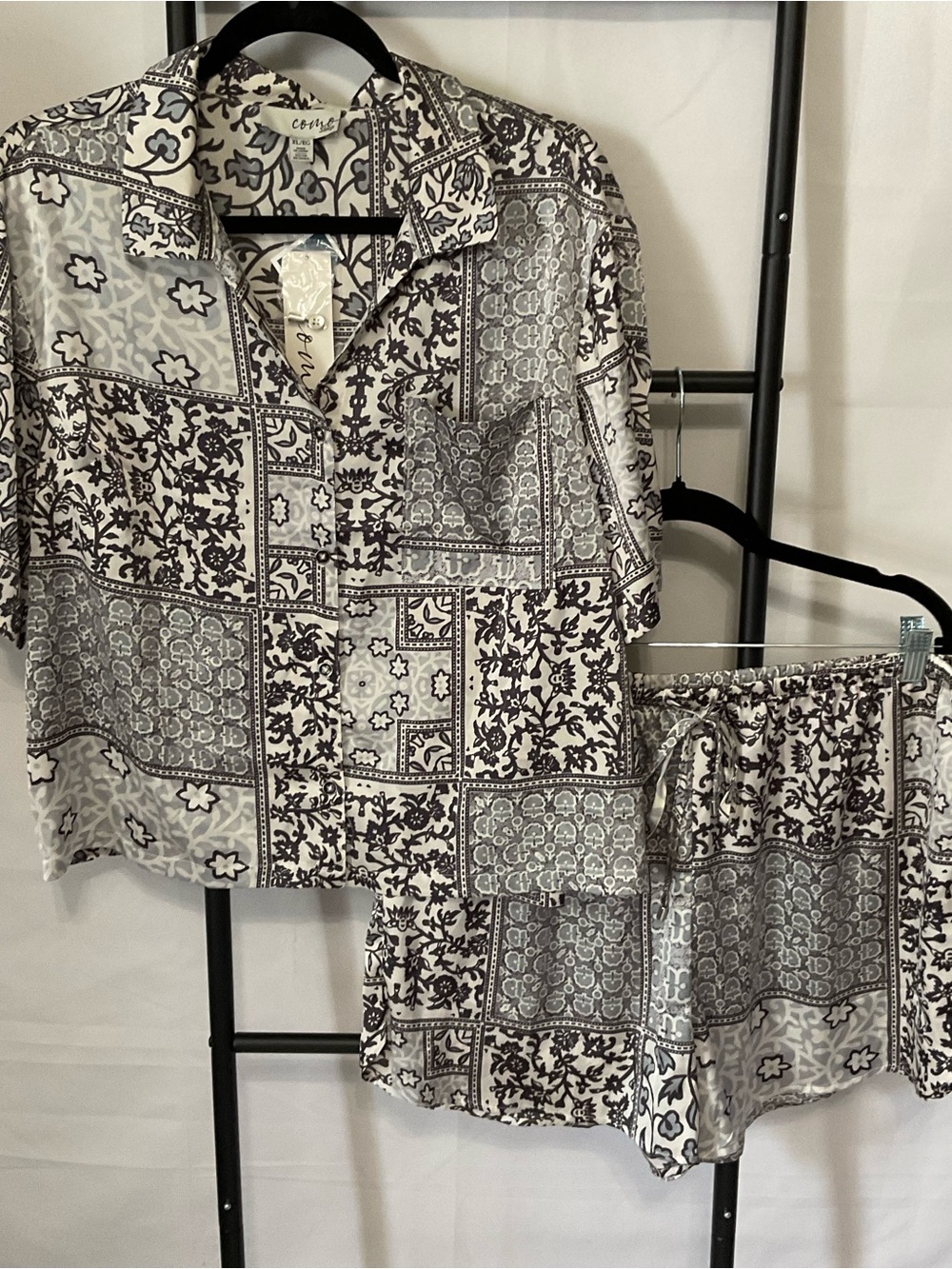 NWT Como Sleep Printed Short Pajama Set in Gray and White Floral Patchwork Print